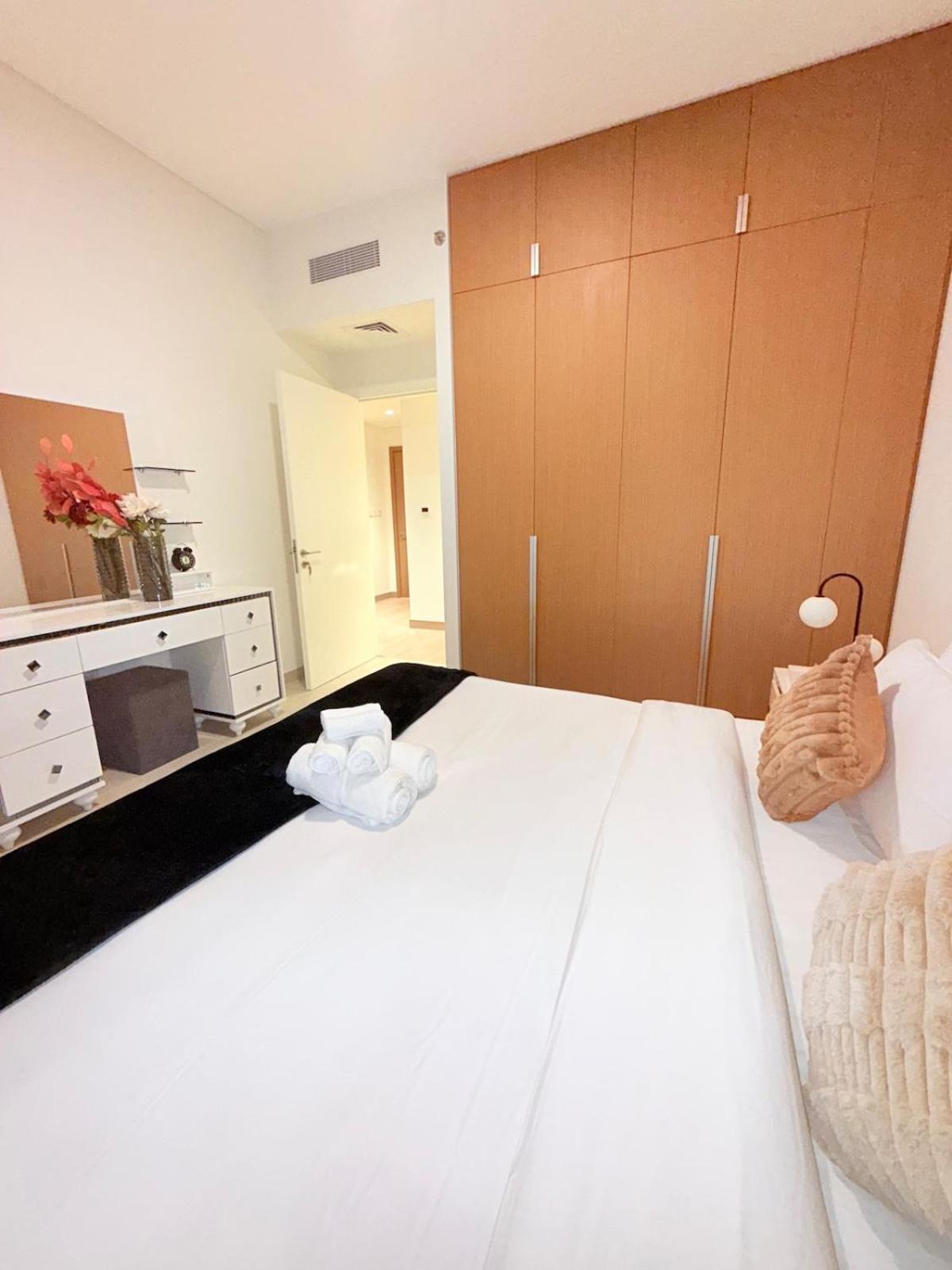 1 Bed With Private Access In Creek Harbour Apartment Dubai